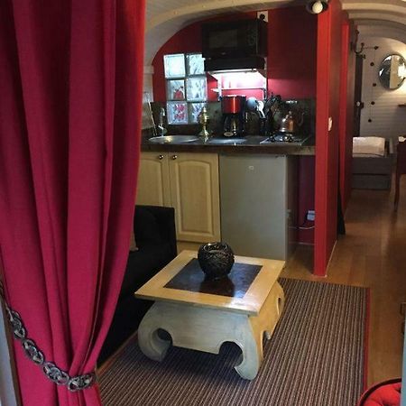 Roulotte - Le Domaine Des Ecrevisses Hotel Saint-Florent-sur-Cher Екстериор снимка